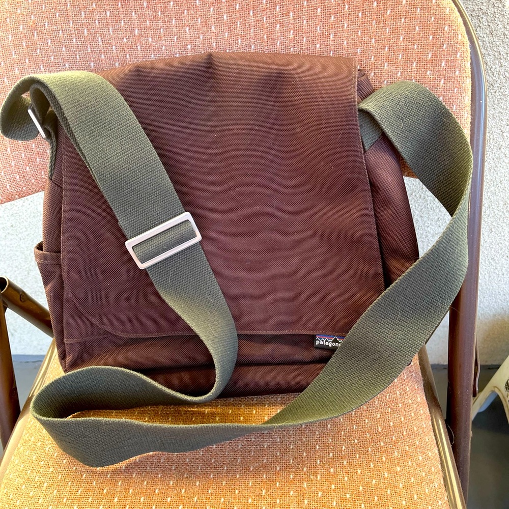 Patagonia shoulder bag